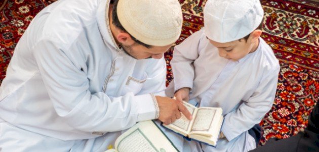 التبسط وإزالة الحواجز وسيلة تربوية عظيمة التبسط وإزالة الحواجز وسيلة تربوية عظيمة